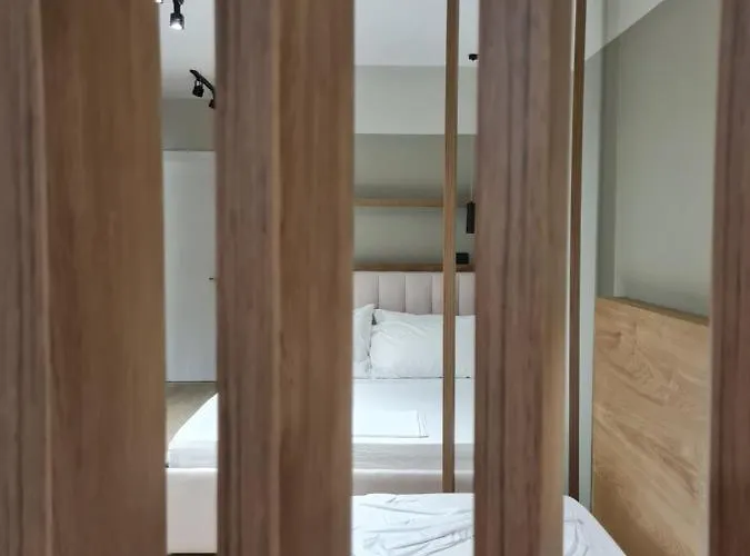 Tam Serviced Studio Apartment Myslym Shyri No1